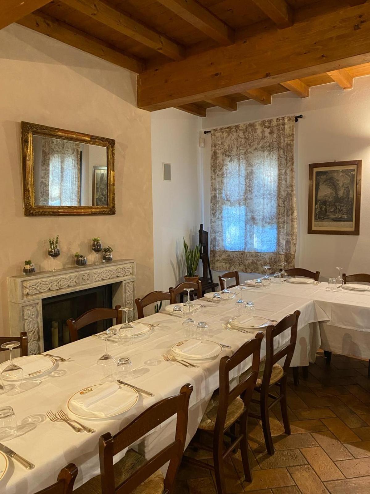 Locanda Corte Ruspecchio Bed & Breakfast Quattro Castella ภายนอก รูปภาพ