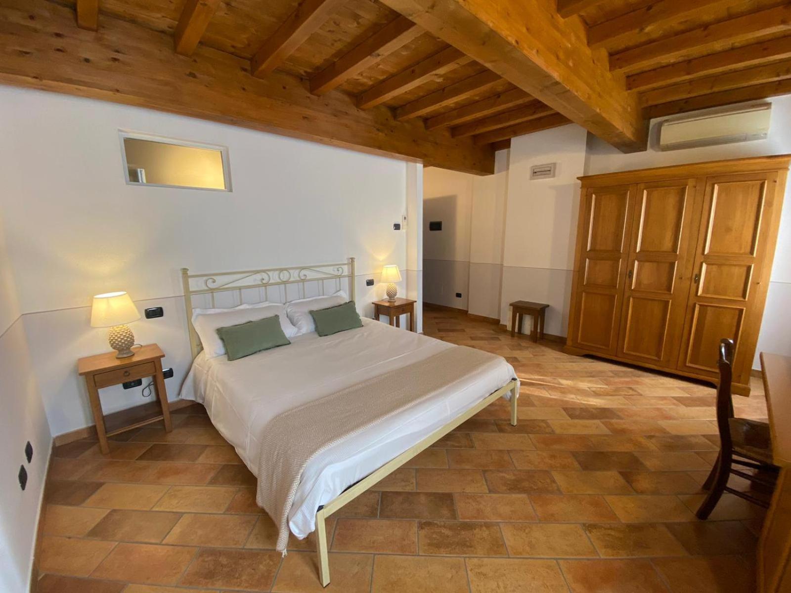 Locanda Corte Ruspecchio Bed & Breakfast Quattro Castella ภายนอก รูปภาพ